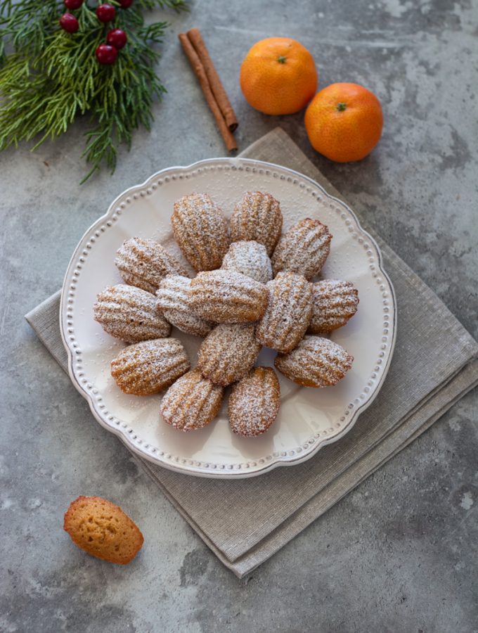 Madeleine al miele e cannella