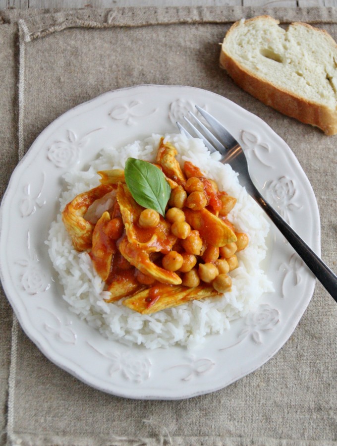 Straccetti di pollo e ceci al curry