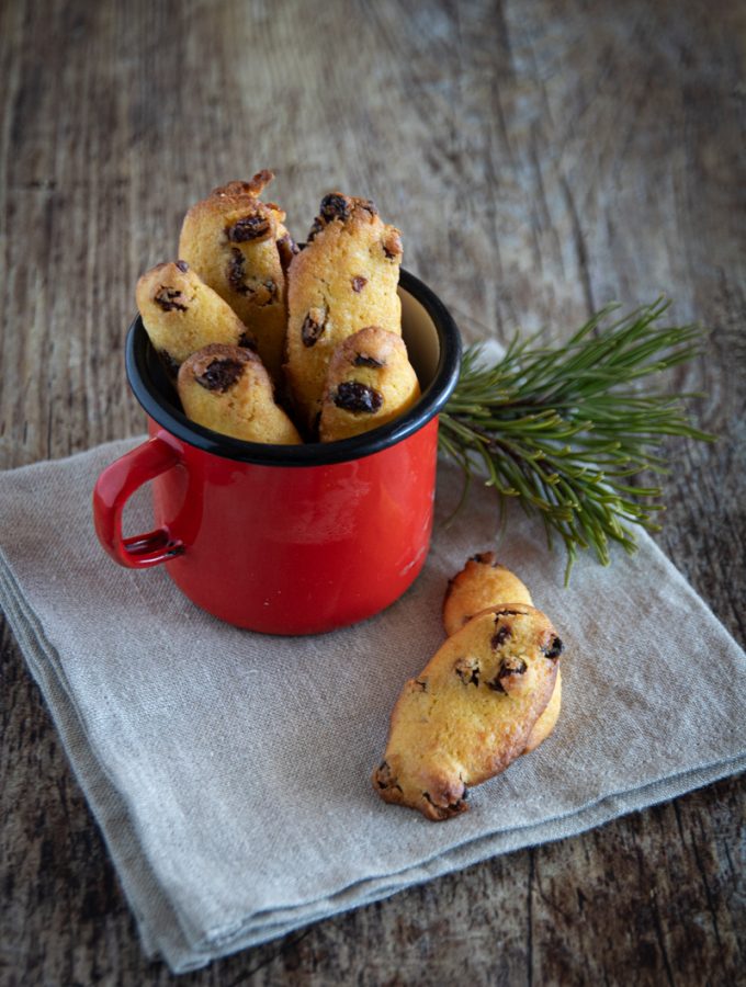 Biscotti al mais e uvetta