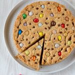 Torta cookie con Smarties e M&M’s
