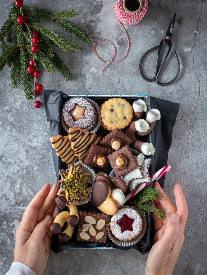 Biscotti di Natale - 12 gusti con un unico impasto