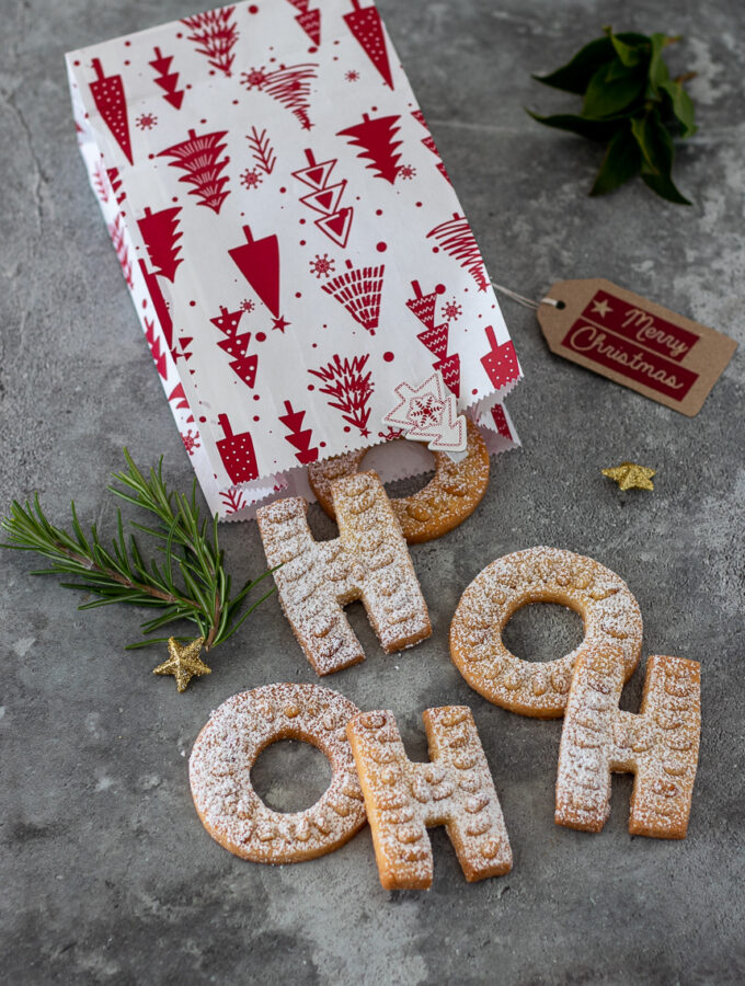 Biscotti di Natale ai pinoli