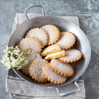 Biscotti senza glutine ai fiori di sambuco