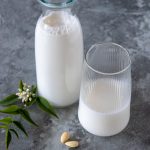 Latte di mandorle