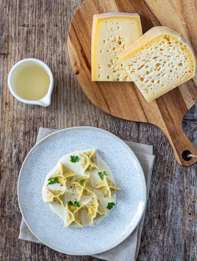 Bauletti ai funghi con fonduta di formaggi di malga