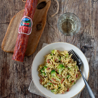 Pasta risottata con broccoli e salsiccia al peperoncino Wolf